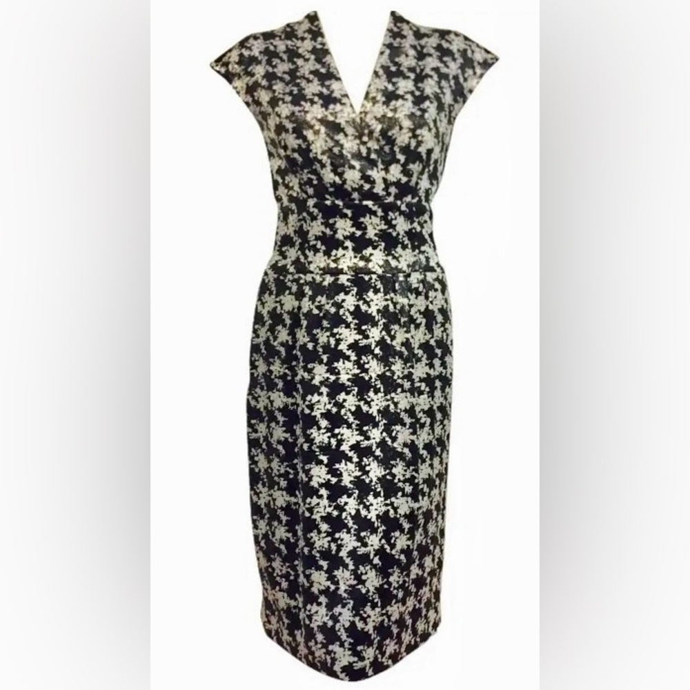 Escada Black and White Silk Blend
Abstract Houndstooth Cocktail Dress